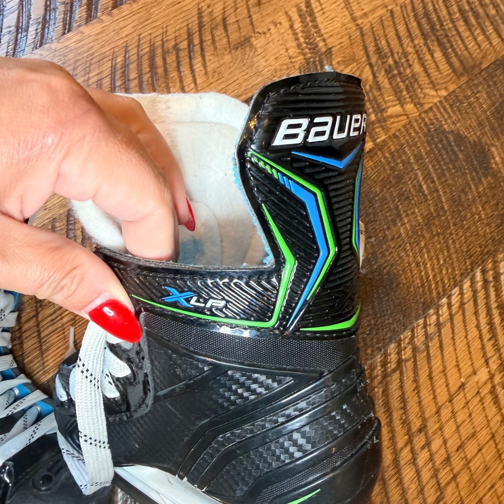 Bauer X-LP Youth Ice Hockey Skates Size 10 Black Blue - Picture 9 of 11